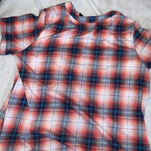 Cute Top!! Stylish for this Fall! - Picture 2 of 2